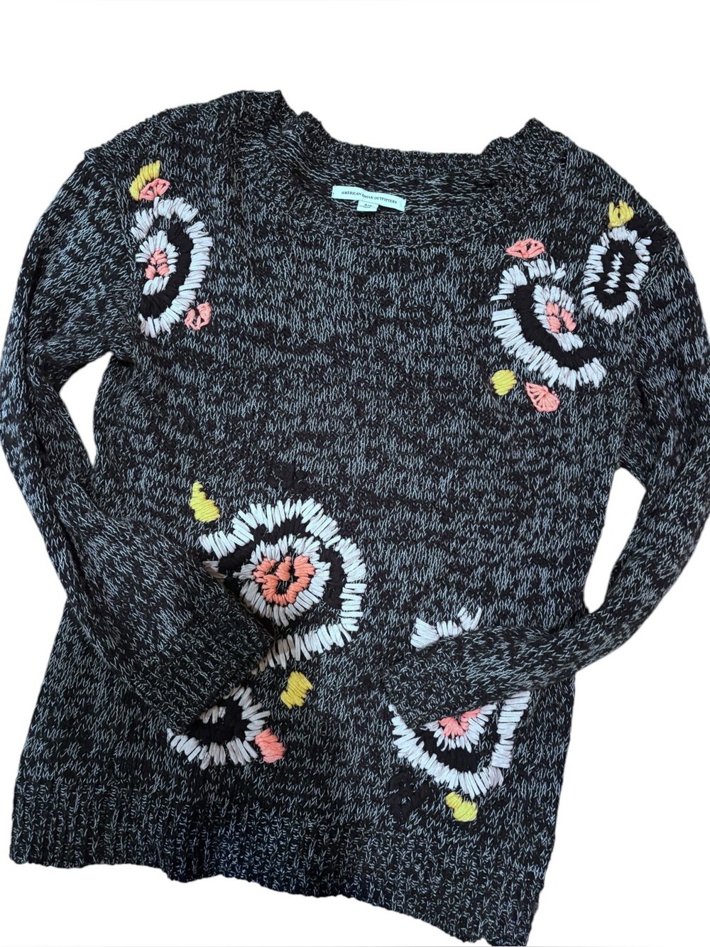 American Eagle marked floral embroidered sweater small - Picture 1 of 6